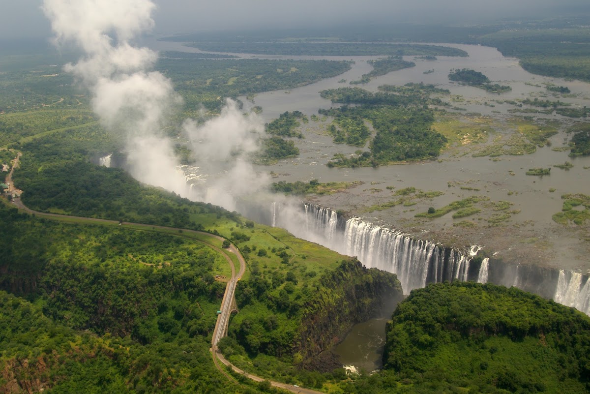 Far and Beyond Safaris — tour operator in 872 Aerodrome, Zimbabwe – photo 1