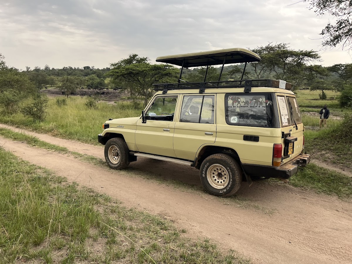 Uganda Adventure Safaris — tour operator in Plot 4614 Valley View Ln, Uganda – photo 3