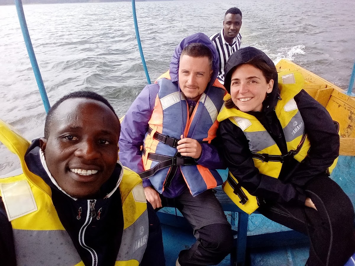BRUCE THE GUIDE — tour operator in Lake mutanda, Uganda – photo 1