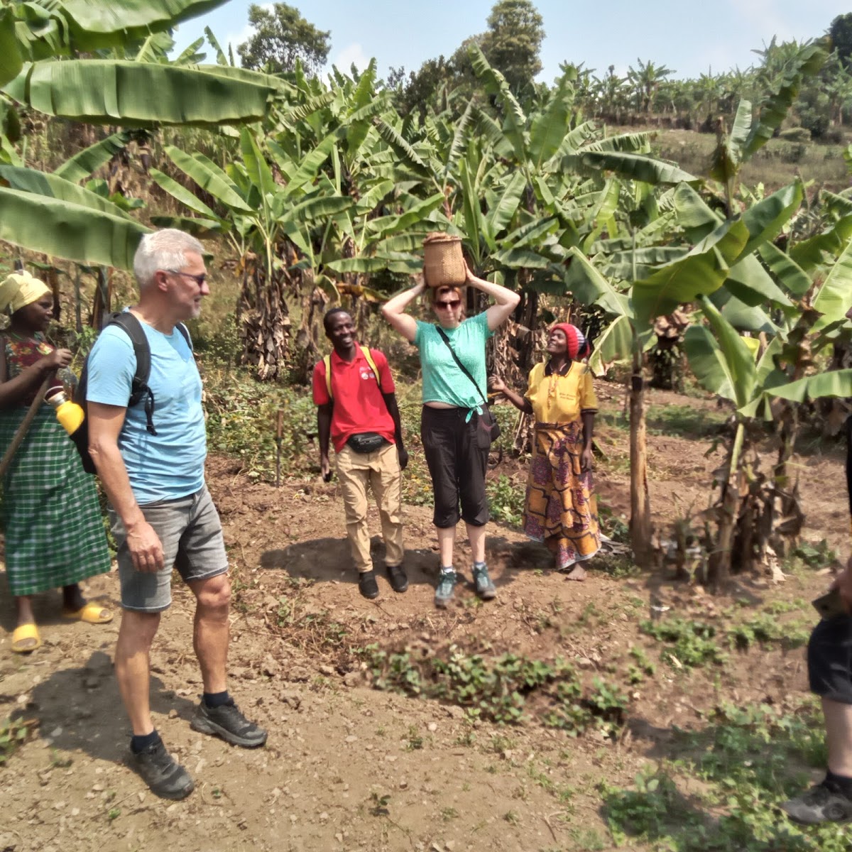 BRUCE THE GUIDE — tour operator in Lake mutanda, Uganda – photo 6