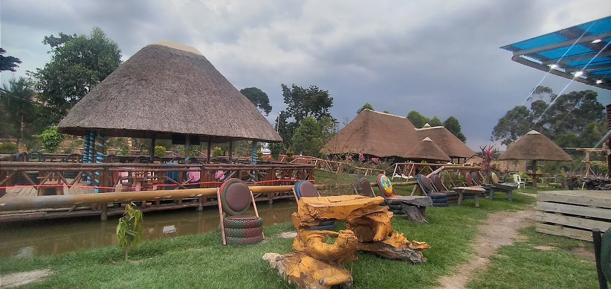 Mond Safaris Uganda | luxury Uganda safari tours | Luxury Tanzania Safaris | Kenya safaris | Luxury Africa Safaris — tour operator in Kasangombe trading centre, Uganda – photo 4