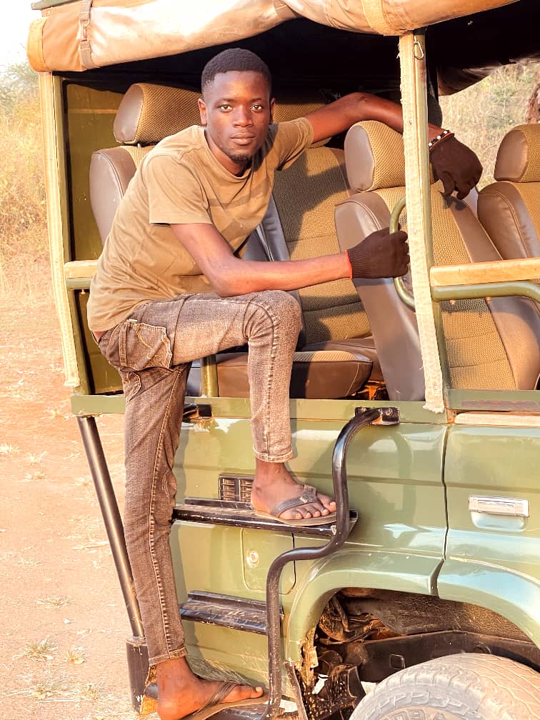 Travel with guide Expedito — tour operator in Kampala, Uganda – photo 3