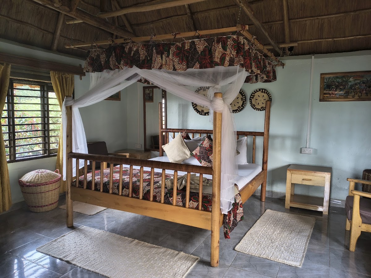 Insight Safari Holidays: Uganda Safaris — tour operator in Plot 19 Bukoto St, Uganda – photo 6