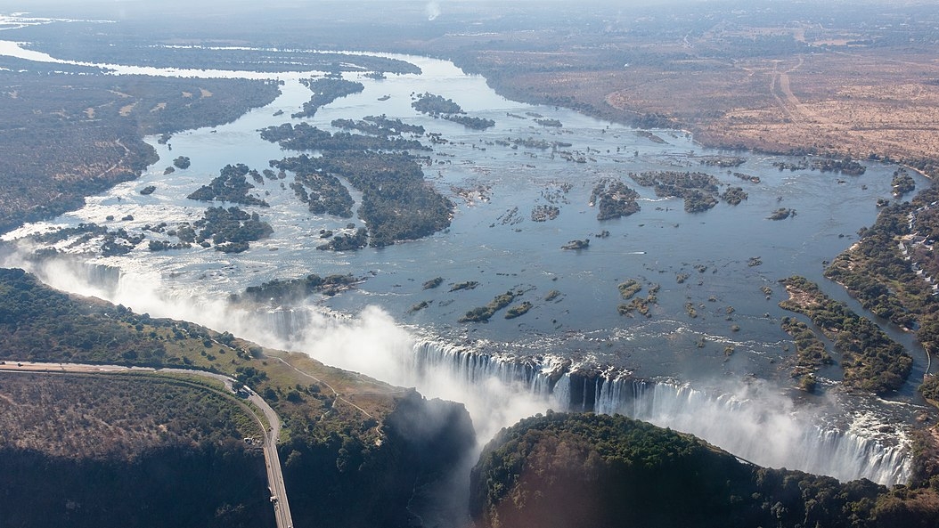 CUSTOMISE TRAVEL & TOURS — tour operator in 5039 Chinotimba 00263, Zimbabwe – photo 1